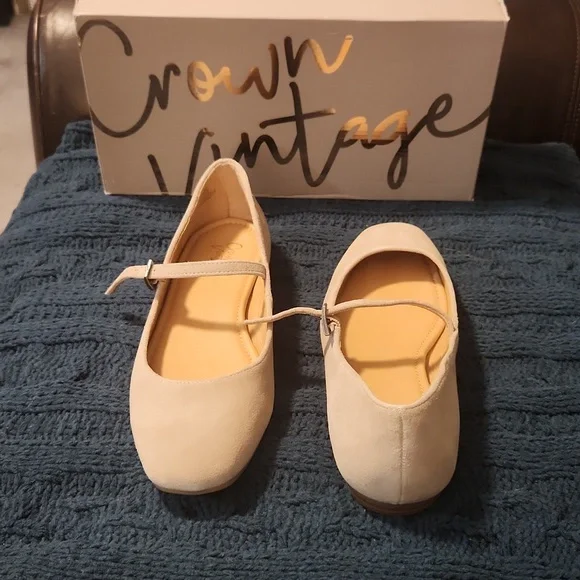 Crown Vintage Shoes Crown Vintage Mary Janes Size 85 Spring